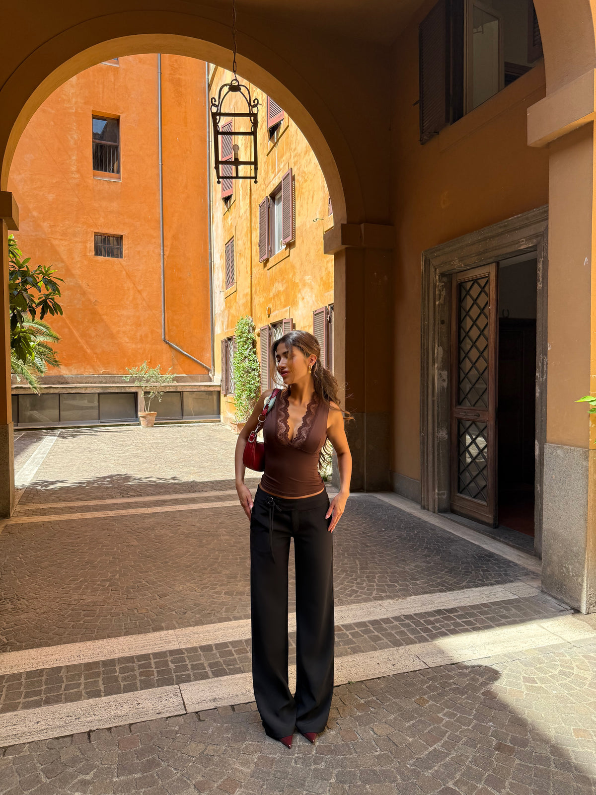 Lucia basic lace top - mørk brun