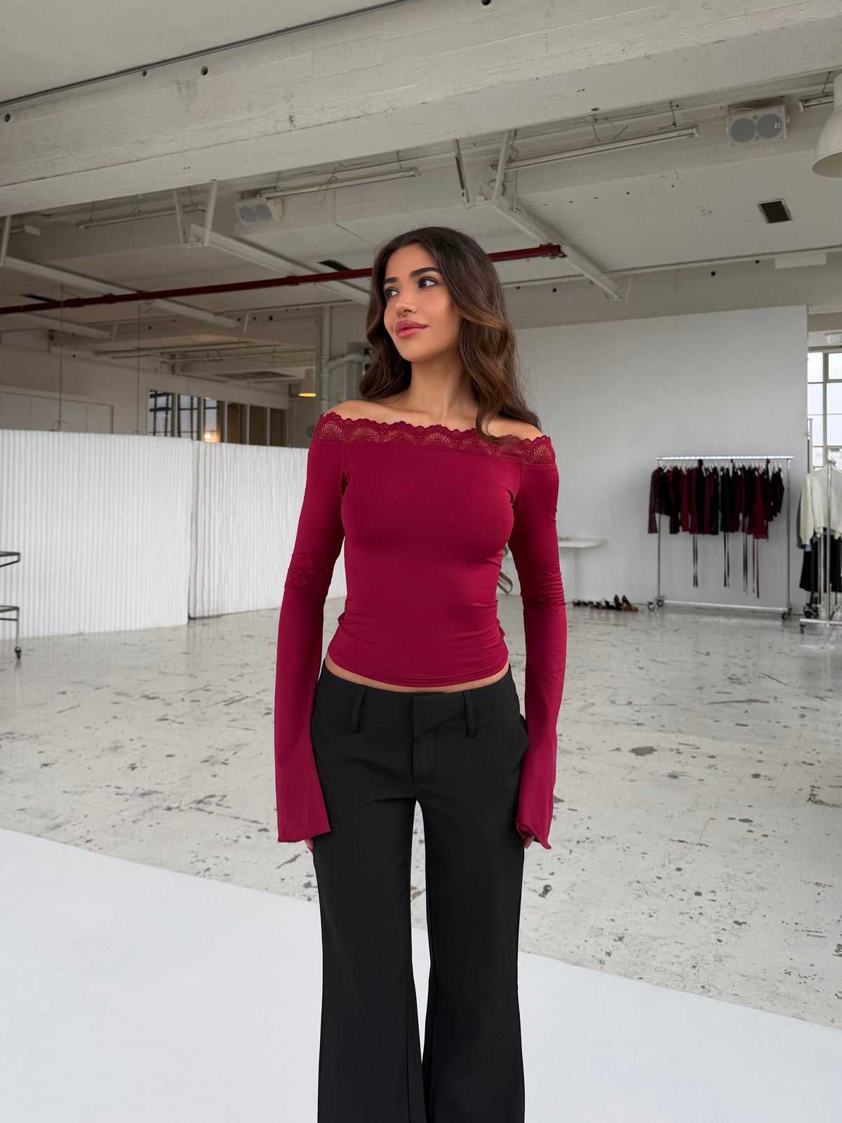 Bari basic lace top - mørk rød (forudbestilling)