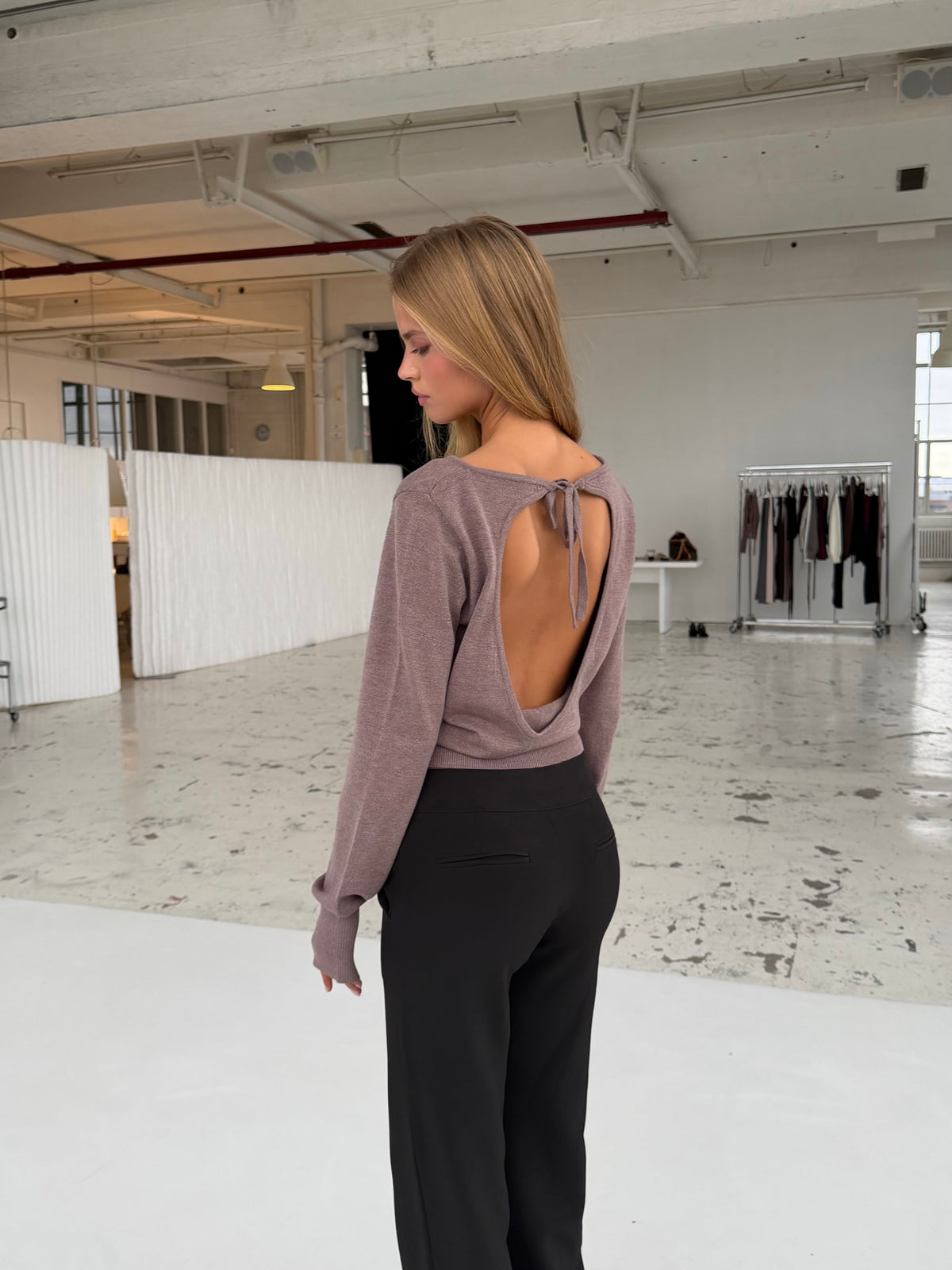 Open back knit top - lys brun